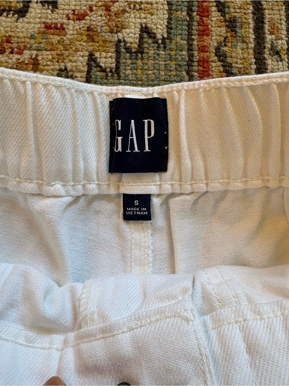 GAP | High-Waist White Utility Shorts | 4” inseam | Elastic Waistband | Soft - Picture 8 of 12